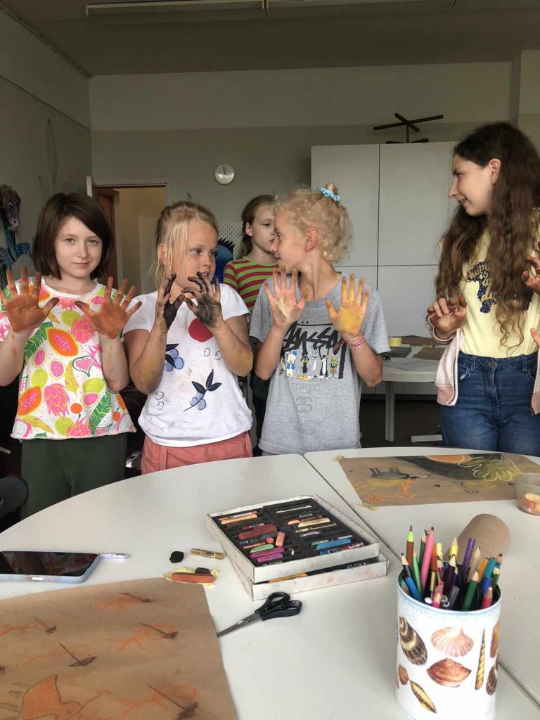 Dailės studija „Spalvų sala” – akimirka